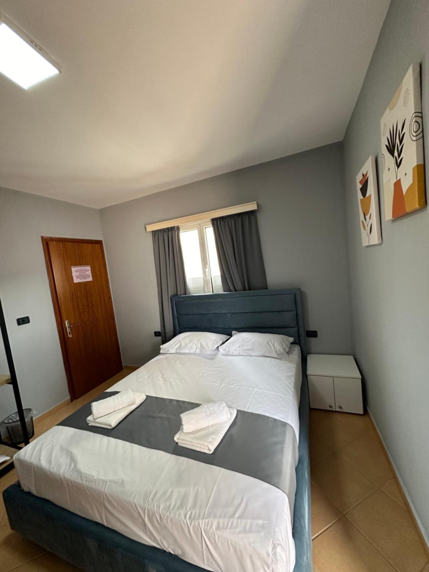 Olivias Apartments City Center Sarandë Buitenkant foto