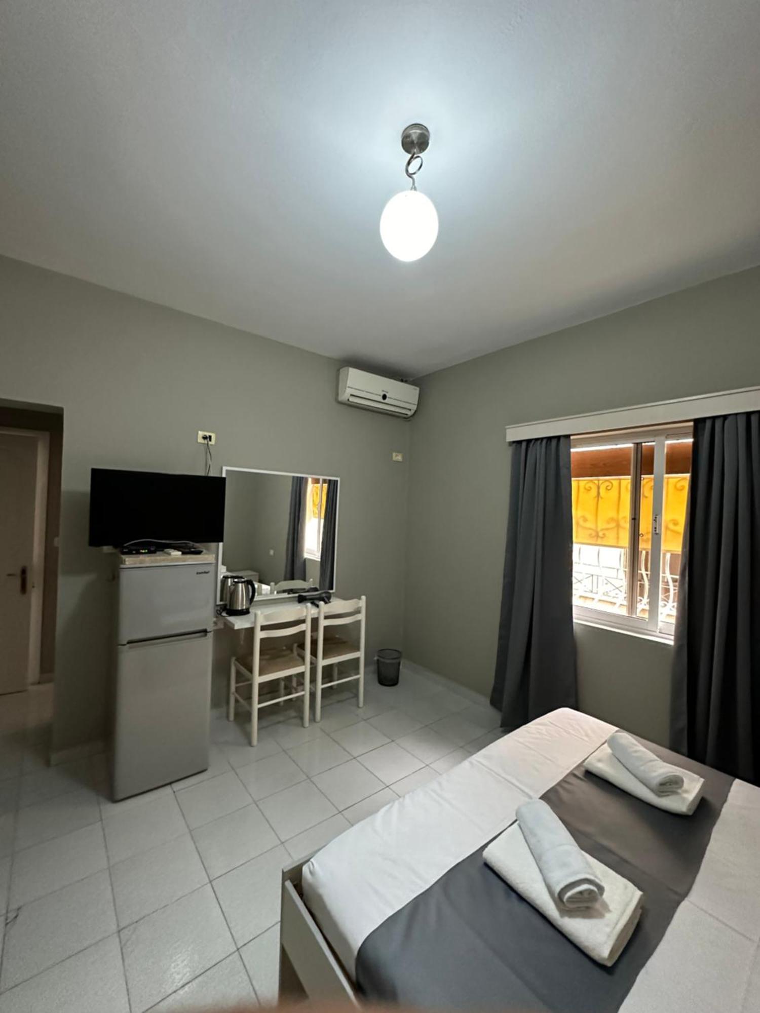Olivias Apartments City Center Sarandë Buitenkant foto