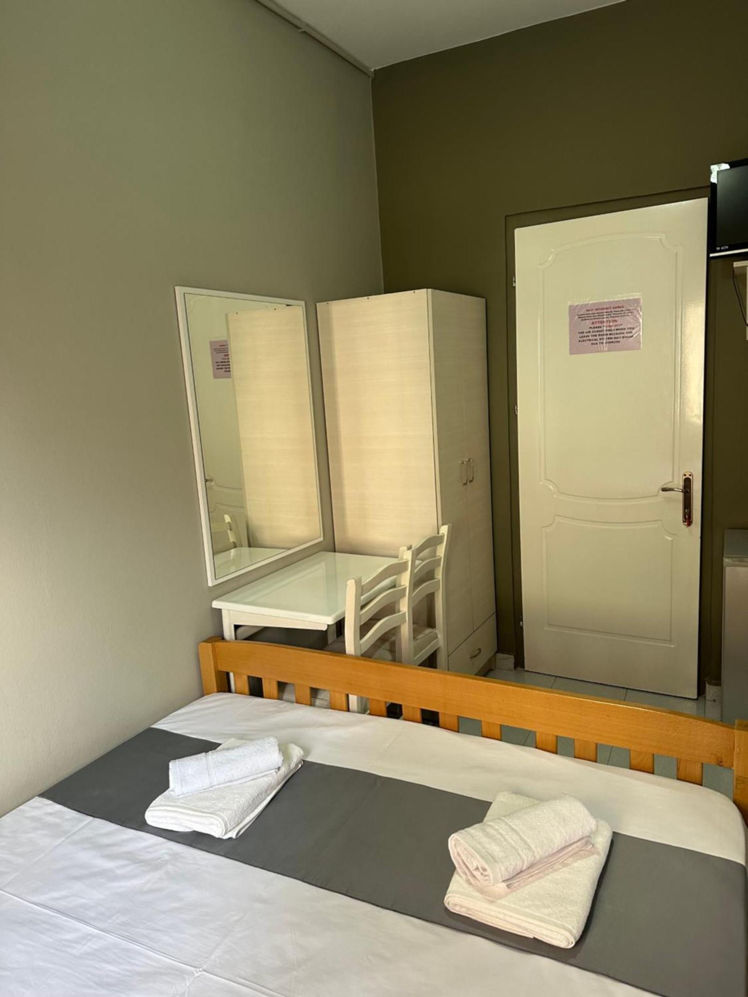 Olivias Apartments City Center Sarandë Buitenkant foto