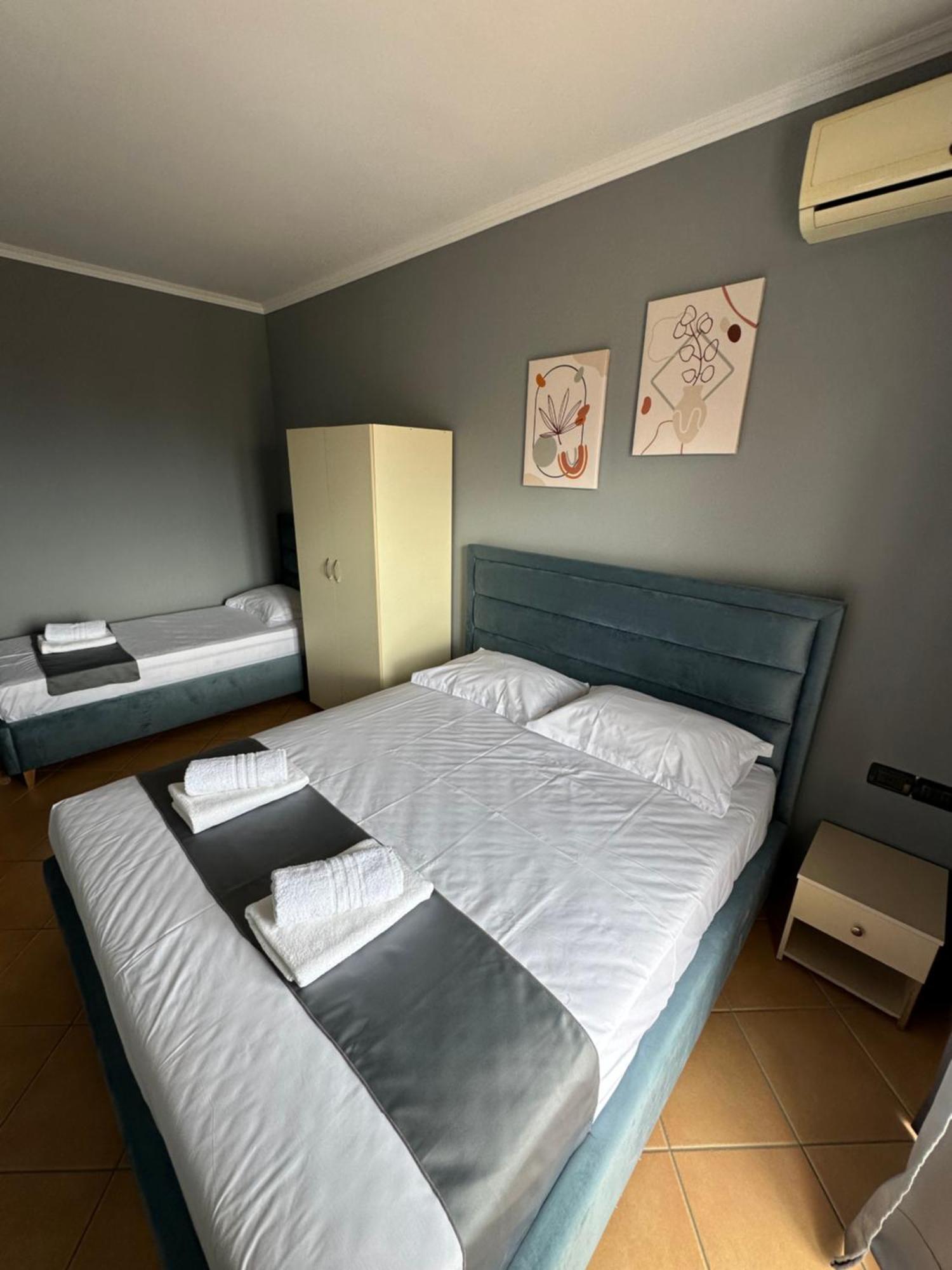 Olivias Apartments City Center Sarandë Buitenkant foto