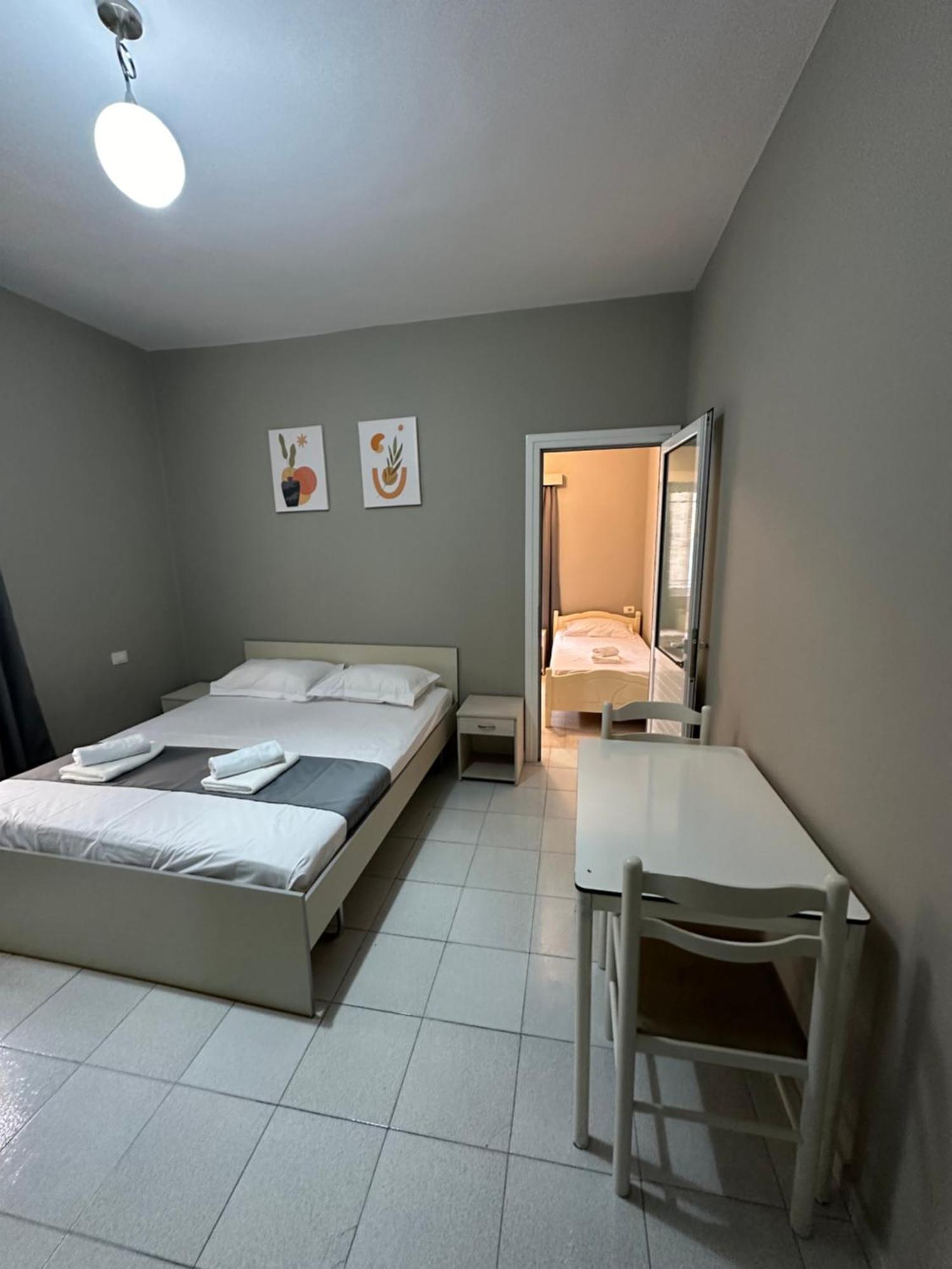 Olivias Apartments City Center Sarandë Buitenkant foto