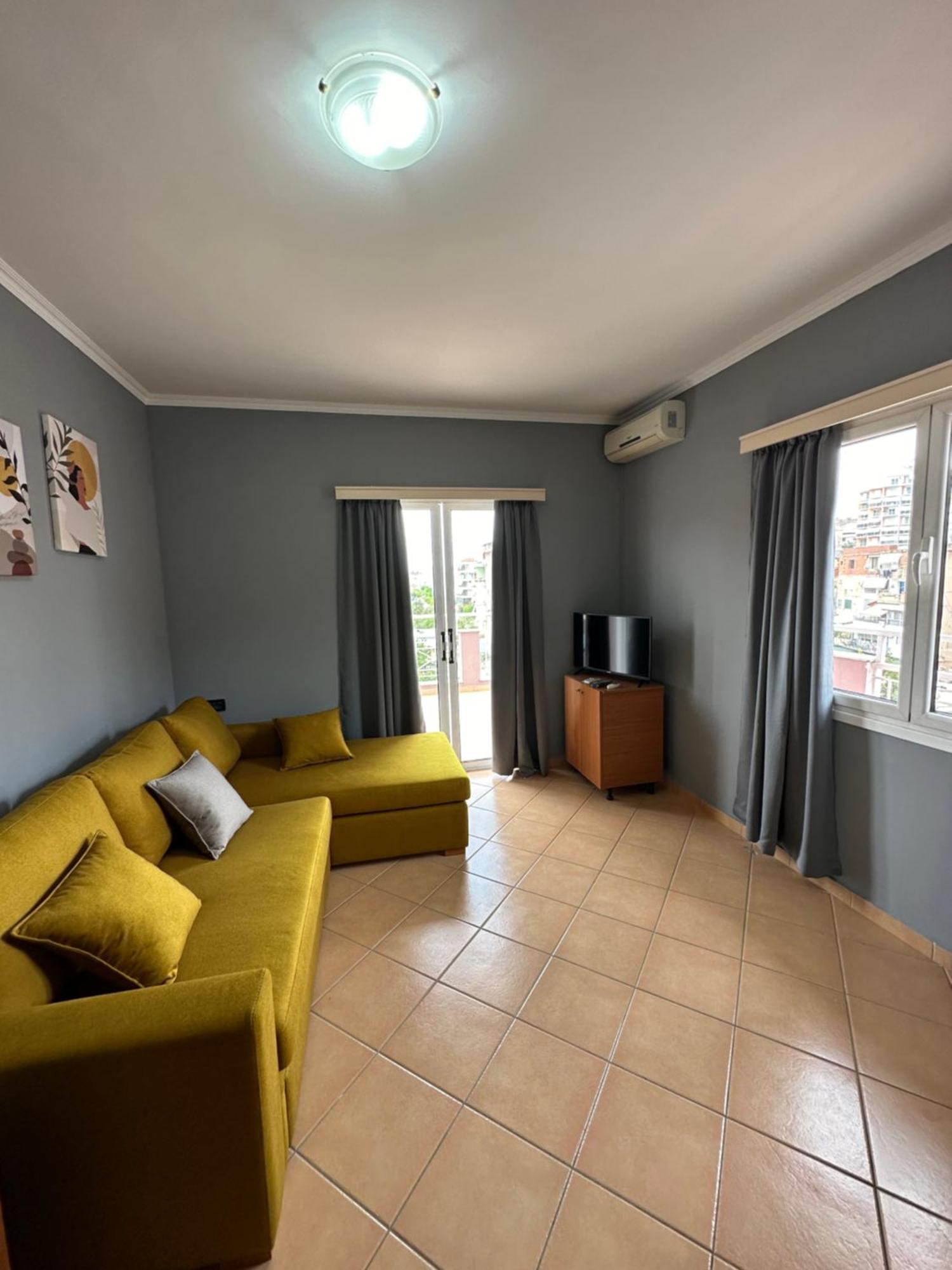 Olivias Apartments City Center Sarandë Buitenkant foto