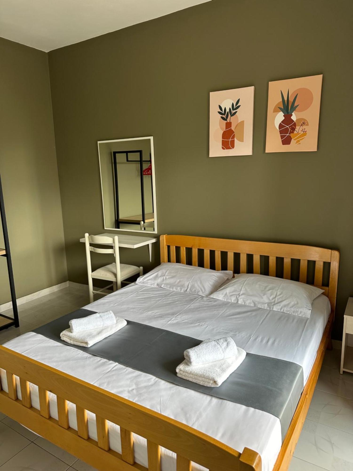 Olivias Apartments City Center Sarandë Buitenkant foto