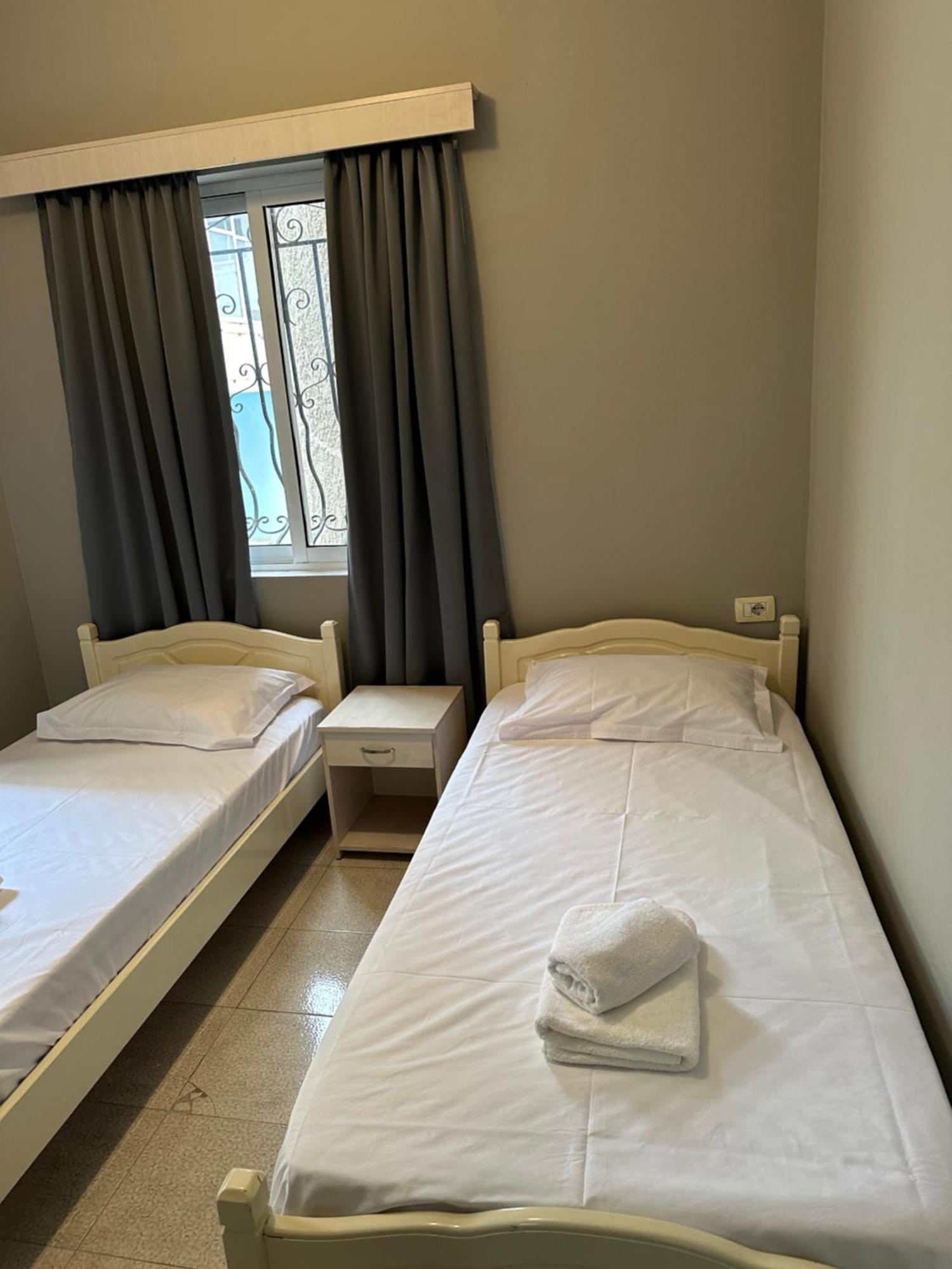 Olivias Apartments City Center Sarandë Buitenkant foto