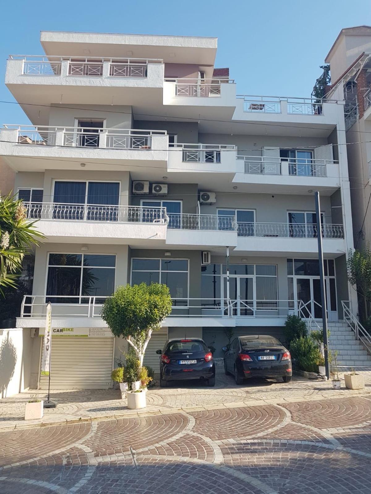 Olivias Apartments City Center Sarandë Buitenkant foto